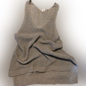 Sweater vest, long and loose fitting